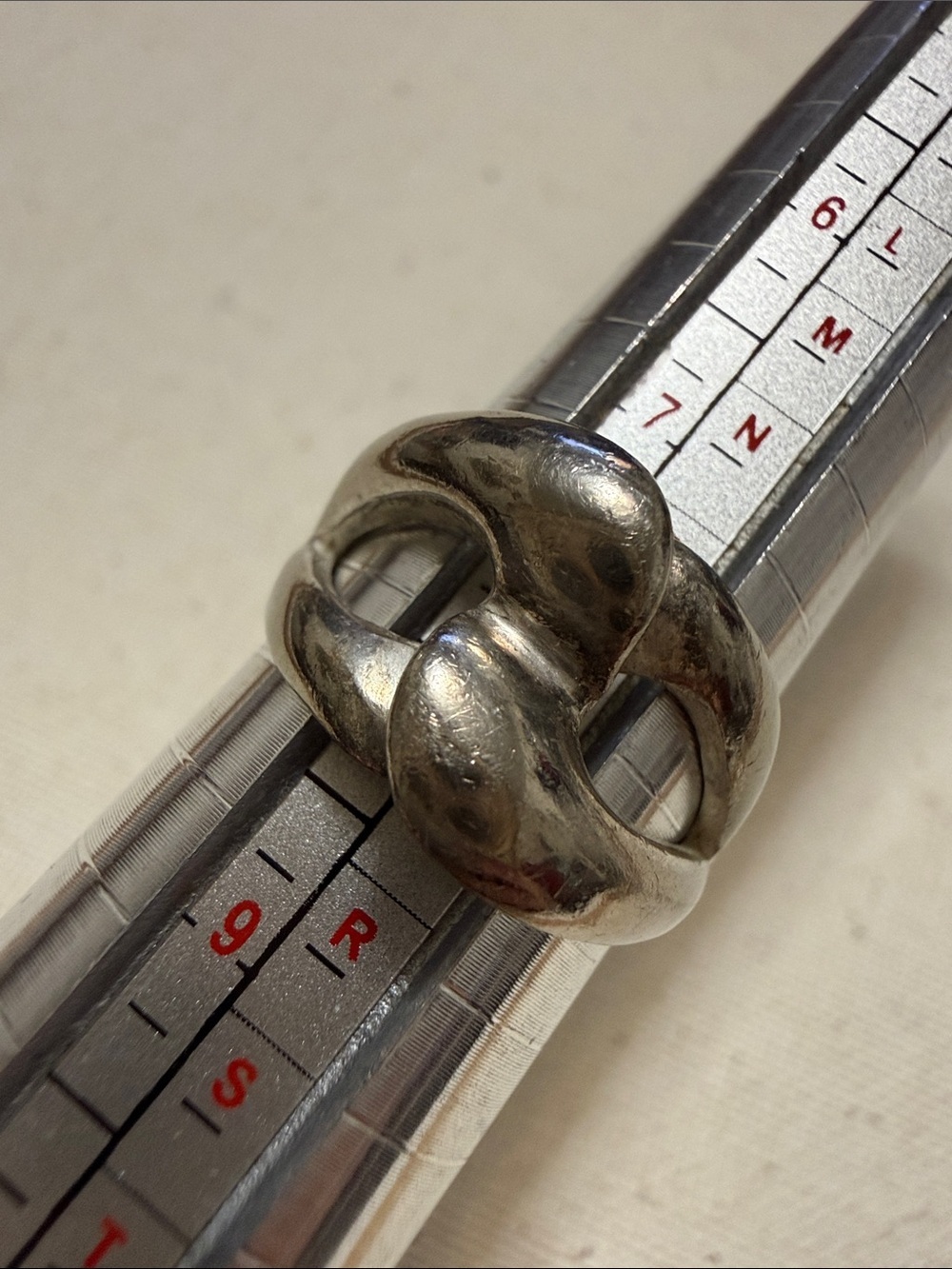 Sterling Silver 925 size 8 Chunky Interlocking Silver Ring